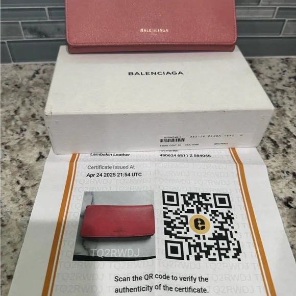 Balenciaga Pink lambskin leather Wallet with COA - Picture 4 of 11